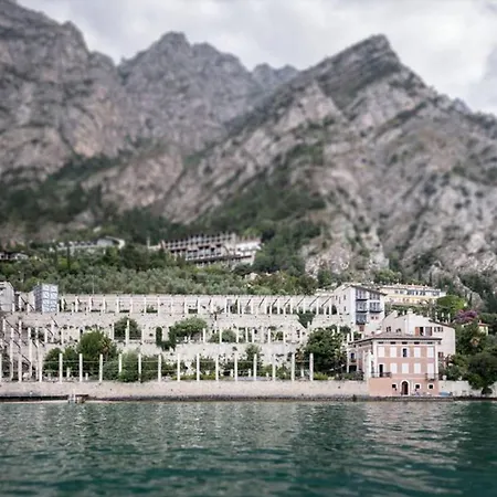Ca Dela Nua Front Semesterbostad Limone sul Garda