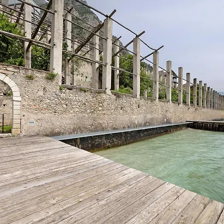 Ca Dela Nua Front Semesterbostad Limone sul Garda