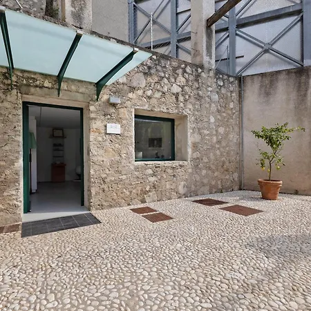 Ca Dela Nua Front